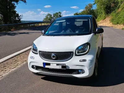 Gebraucht Smart ForFour Passion 90 PS (66 kW) 2018 Weiß Kleinwagen