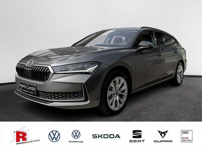 Neu Skoda Superb Selection 150 PS (110 kW) 2025 Grau Kombi