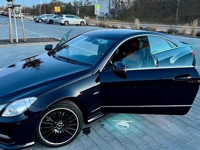 Gebraucht Mercedes E200 184 PS (135 kW) 2012 Schwarz Coupé