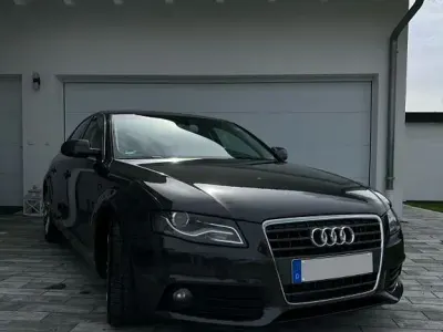 Używany Audi A4 Attraction 179 KM (131 kW) 2011 Szary Sedan/Limuzyna