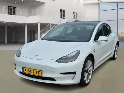 Second-hand Tesla Model 3 Standard Range 225 kW (306 CP) 2020 Alb Berlinǎ