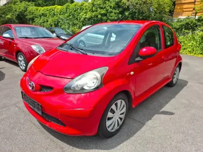 Gebraucht Toyota Aygo Cool 68 PS (50 kW) 2006 Rot Kleinwagen