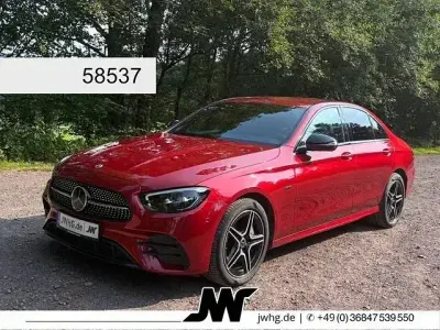 Gebraucht Mercedes E300 AMG 320 PS (235 kW) 2021 Hyazinthrot metalic Limousine