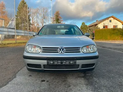 Usata VW Golf IV Comfortline 75 CV (55 kW) 2001 Argento Berlina