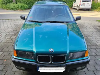 Gebraucht BMW 318 113 PS (83 kW) 1991 Grün Limousine
