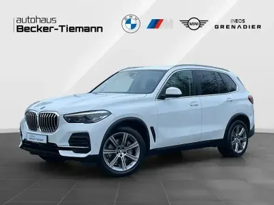 Gebraucht BMW X5 Sport Line 286 PS (210 kW) 2022 Alpinweiß uni SUV