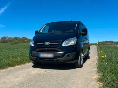 Gebraucht Ford 300 Titanium 155 PS (114 kW) 2015 Schwarz Van / Kleinbus