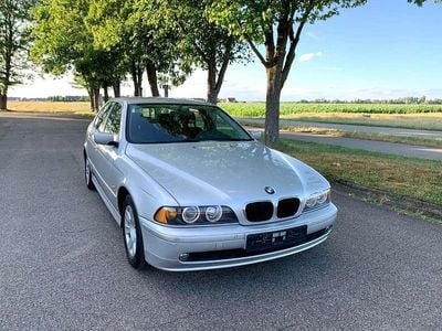 BMW 525