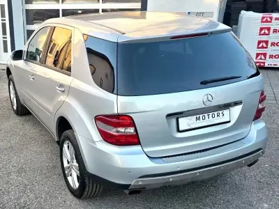 Gebraucht Mercedes ML320 224 PS (164 kW) 2005 Silber SUV