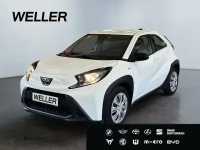 Second-hand Toyota Aygo X X-play 72 CP (52 kW) 2022 Alb SUV