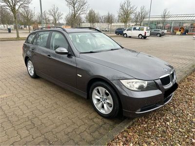 gebraucht BMW 318 i .