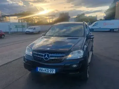 Gebraucht Mercedes ML320 AMG 224 PS (164 kW) 2008 Schwarz SUV