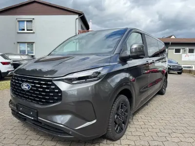 Gebraucht Ford Tourneo 232 PS (170 kW) 2025 Grau Van / Kleinbus