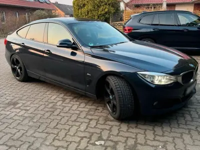 Gebraucht BMW 330 Sport Line 258 PS (189 kW) 2016 Blau Limousine