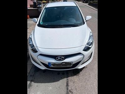 Second-hand Hyundai i30 Classic 99 CP (72 kW) 2014 Alb Berlinǎ