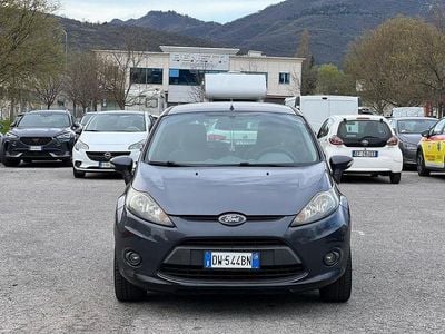 Gebraucht Ford Fiesta Titanium 68 PS (50 kW) 2009 Grau Kleinwagen