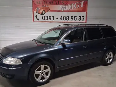 Usata VW Passat Highline 163 CV (119 kW) 2004 Blu Station wagon