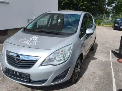 Gebraucht Opel Meriva S 140 PS (102 kW) 2011 Silber Van / Kleinbus