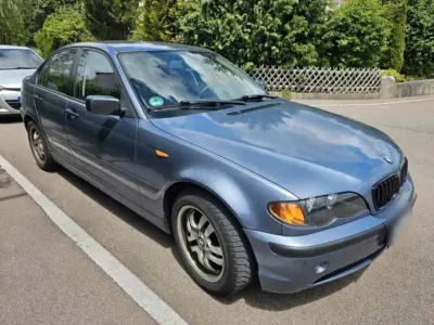 Gebraucht BMW 320 150 PS (110 kW) 2004 Blau Limousine