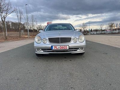 Gebraucht Mercedes E240 Avantgarde 177 PS (130 kW) 2003 Grau Limousine