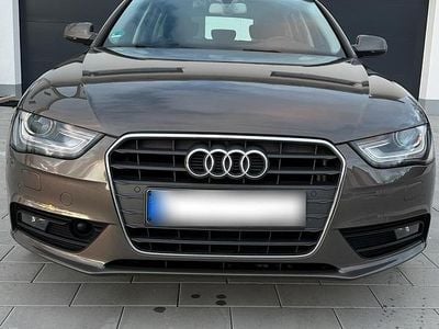 Gebraucht Audi A4 150 PS (110 kW) 2015 Grau Kombi