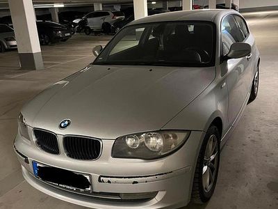 Gebraucht BMW 118 143 PS (105 kW) 2010 Silber Kleinwagen