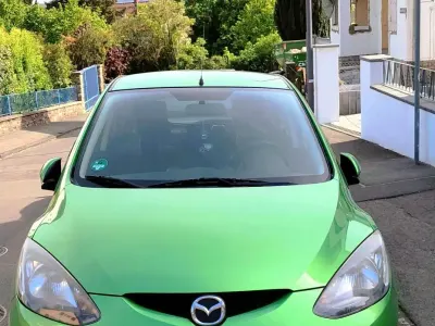 Gebraucht Mazda 2 86 PS (63 kW) 2009 Grün Kleinwagen