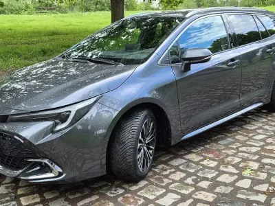 Gebraucht Toyota Corolla Team 140 PS (102 kW) 2024 Grau Kombi