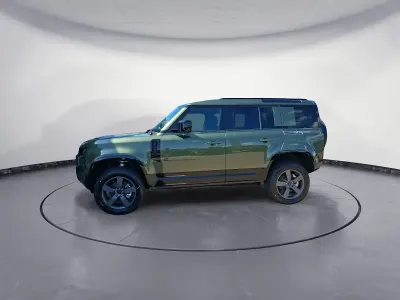 Gebraucht Land Rover Defender SE Dynamic 254 PS (186 kW) 2026 Grün SUV