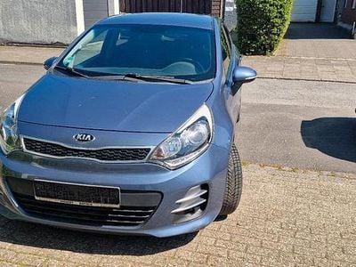 Usata Kia Rio DREAM-TEAM Edition 84 CV (61 kW) 2017 Blu Utilitaria