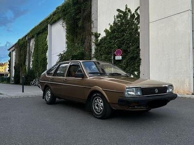 Gold Gebraucht 1982 VW Passat Limousine | 1.199 €