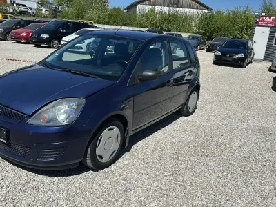Second-hand Ford Fiesta 69 CP (50 kW) 2004 Albastru Hatchback