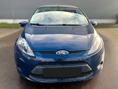 Blau Gebraucht 2010 Ford Fiesta Ambiente Limousine | 2.500 € (Guter Preis)