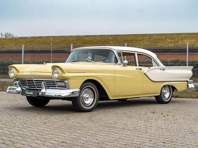 Gelb Gebraucht 1957 Ford Fairlane Limousine | 17.990 €