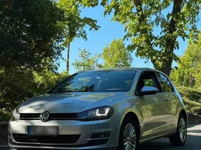 Używany VW Golf VII Edition 110 KM (80 kW) 2015 Srebrny Hatchback