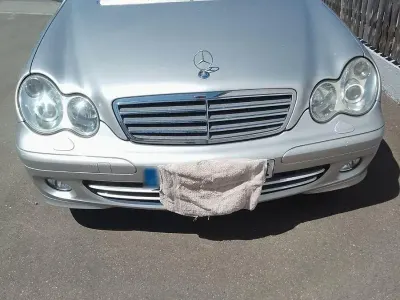Używany Mercedes C180 Classic 143 KM (105 kW) 2005 Srebrny Kombi