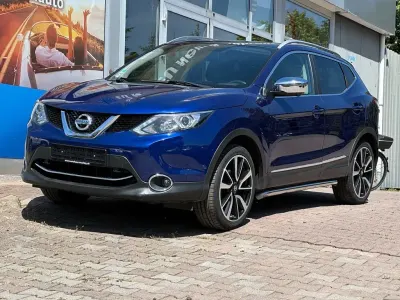 Gebraucht Nissan Qashqai Tekna 163 PS (119 kW) 2015 Blau SUV
