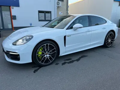 Gebraucht Porsche Panamera 560 PS (411 kW) 2021 Weiß Kleinwagen