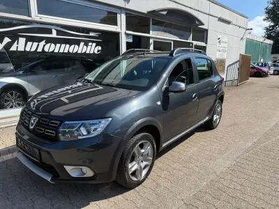 Gebraucht Dacia Sandero Prestige 90 PS (66 kW) 2018 Grau SUV