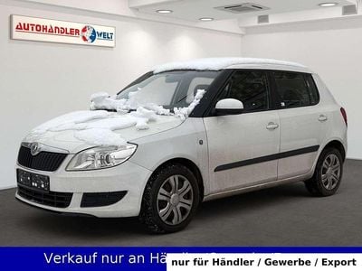 Weiß Gebraucht 2010 Skoda Fabia Limousine | 3.699 € (Superpreis)