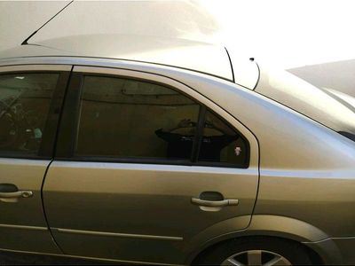 Usata Ford Mondeo 115 CV (84 kW) 2003 Argento Berlina