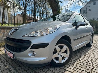 Gebraucht Peugeot 207 Tendance 73 PS (53 kW) 2009 Silber Kleinwagen