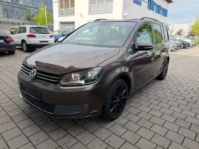 Gebraucht VW Touran Comfortline 105 PS (77 kW) 2011 Braun Van / Kleinbus