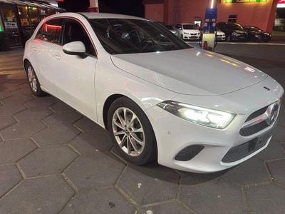 Gebraucht Mercedes A180 116 PS (85 kW) 2019 Weiß Limousine