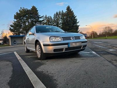 Usata VW Golf IV 75 CV (55 kW) 2001 Argento Utilitaria