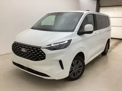 Gebraucht Ford Tourneo Titanium 136 PS (100 kW) 2025 Weiß Van / Kleinbus