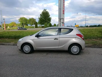 Gebraucht Hyundai i20 78 PS (57 kW) 2009 Grau Kleinwagen