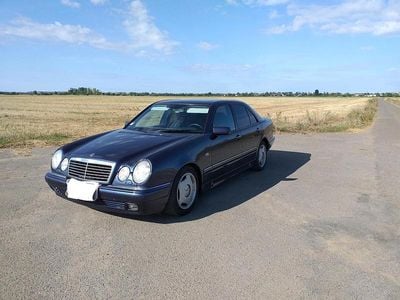 Mercedes E280