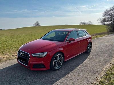 Gebraucht Audi A3 Sport 116 PS (85 kW) 2019 Rot Limousine