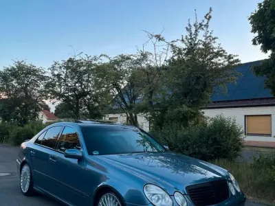 Gebraucht Mercedes E320 AMG 224 PS (164 kW) 2003 Blau Limousine